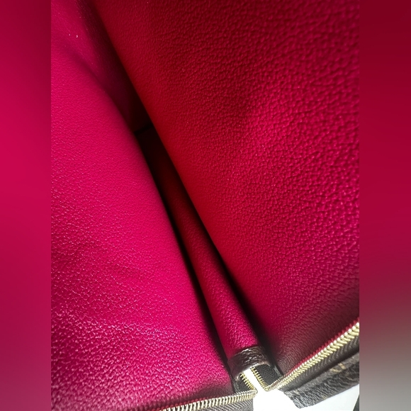 Louis Vuitton Toiletry Pouch Limited Edition Patches Monogram Canvas - Picture 11 of 12